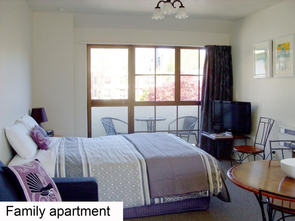 Tudor Court Motel Christchurch Dış mekan fotoğraf