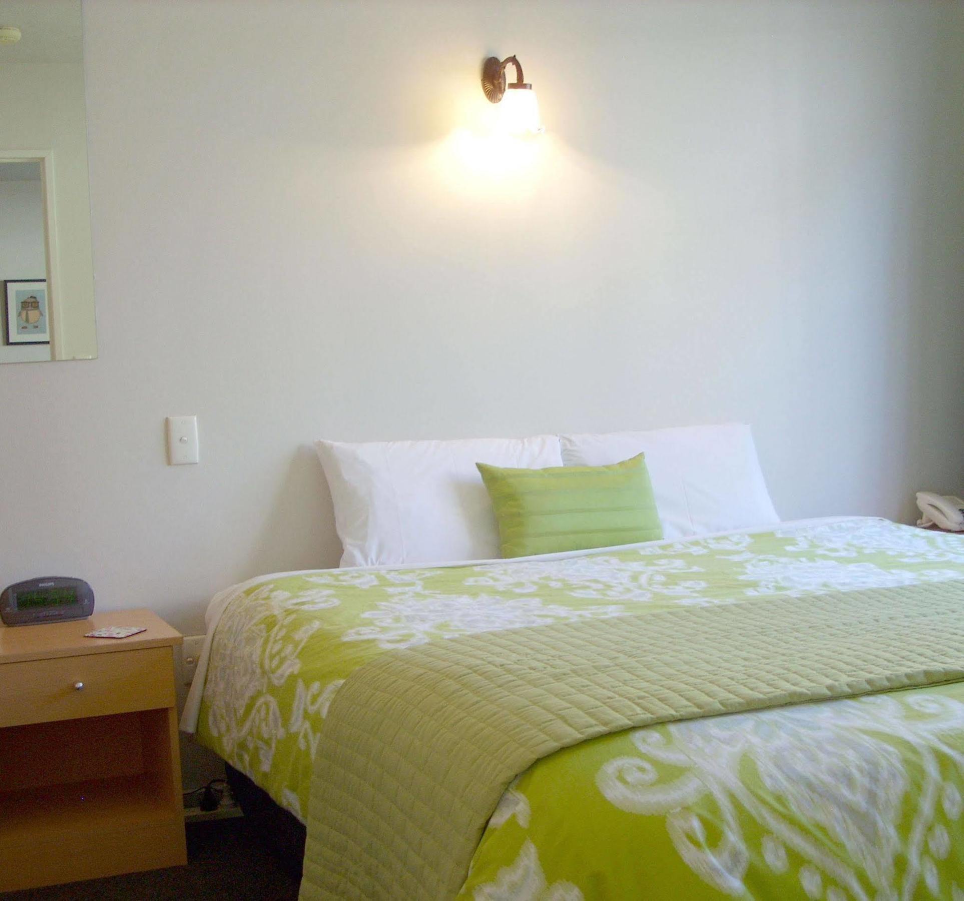 Tudor Court Motel Christchurch Dış mekan fotoğraf