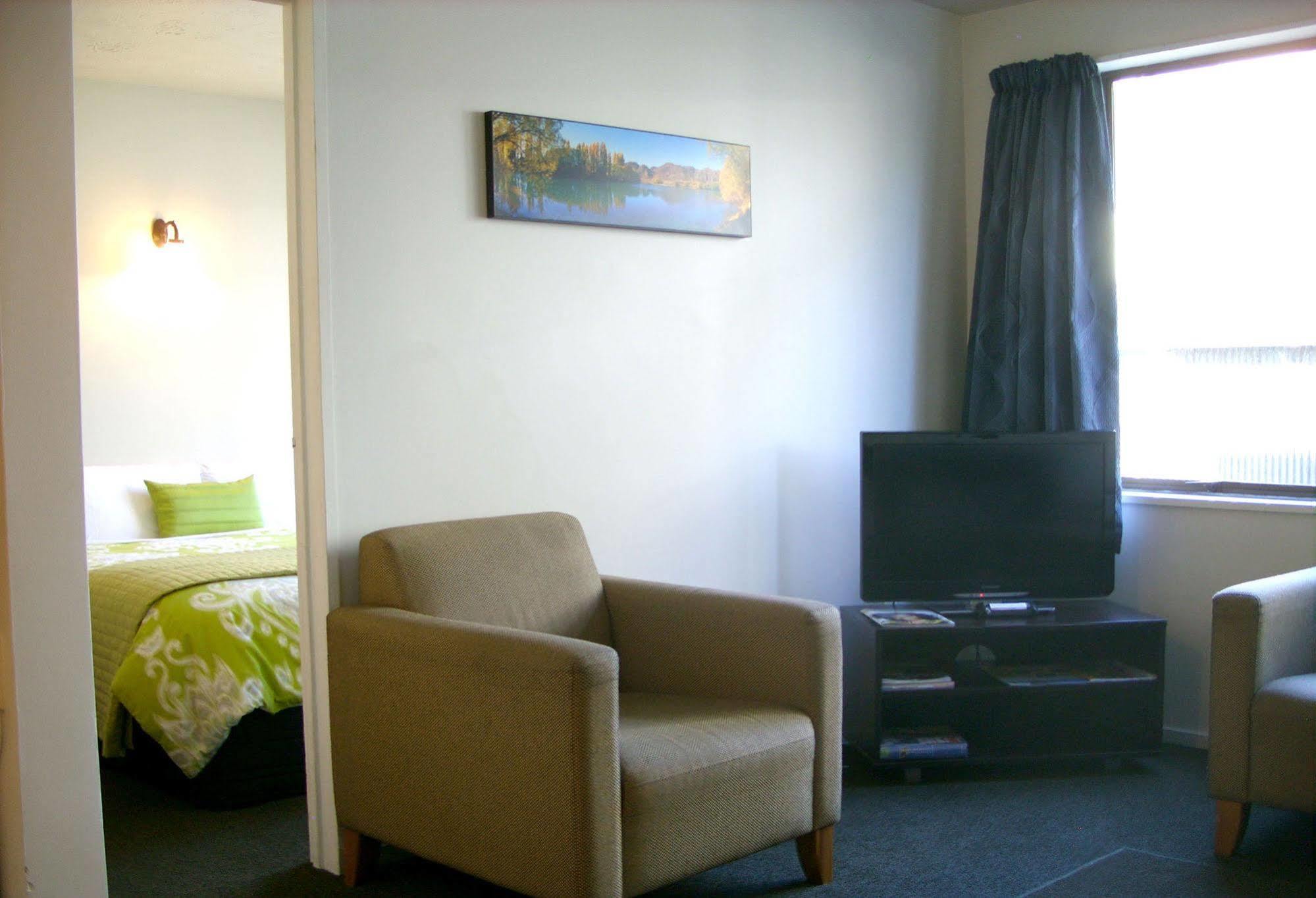 Tudor Court Motel Christchurch Dış mekan fotoğraf